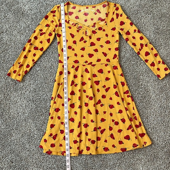 Retro Rose Dress S - Picture 8 of 11